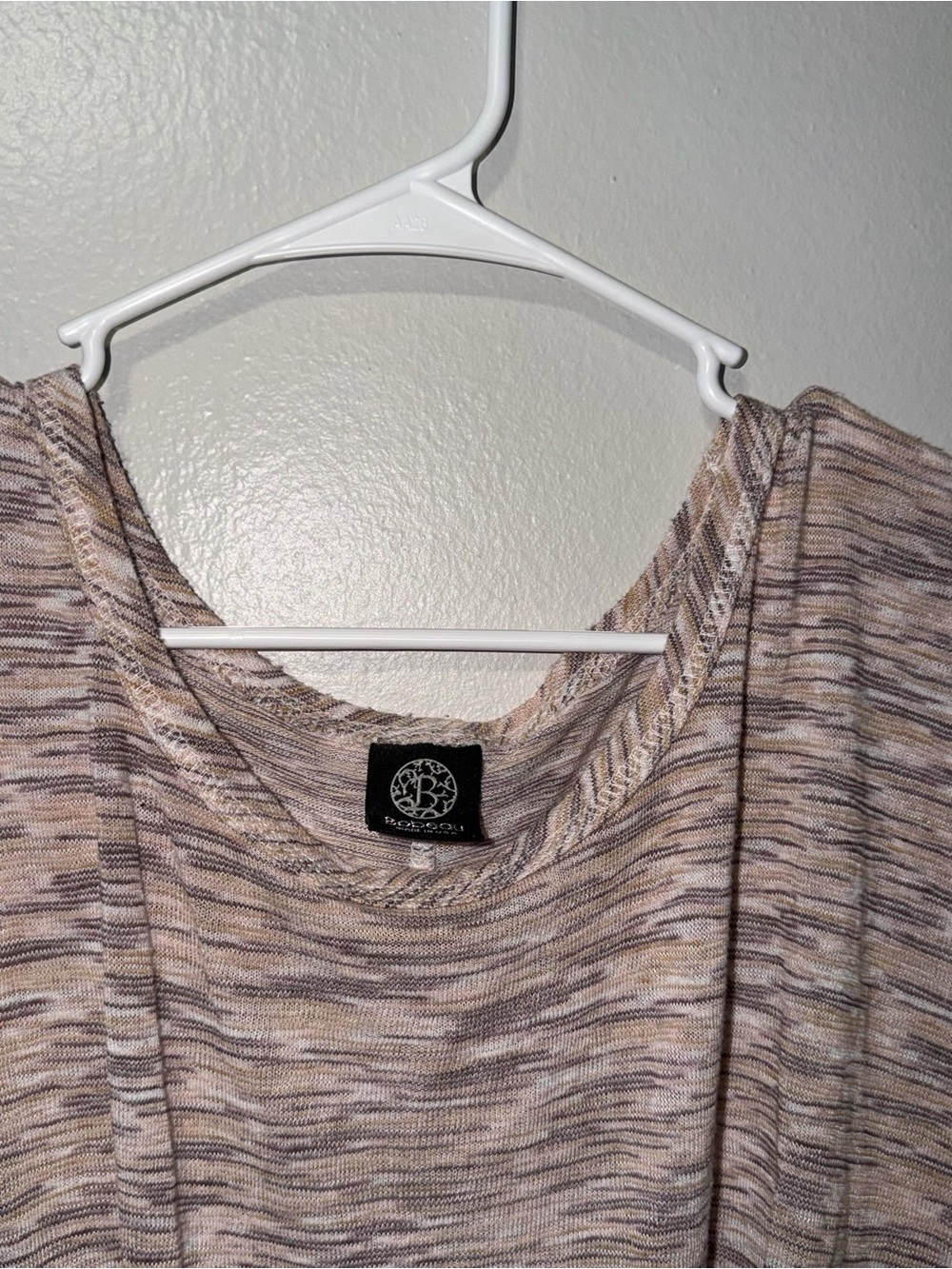 Rock & Republic Neutral Space-Dye Short Sleeve Twist Front Top - Picture 6 of 11
